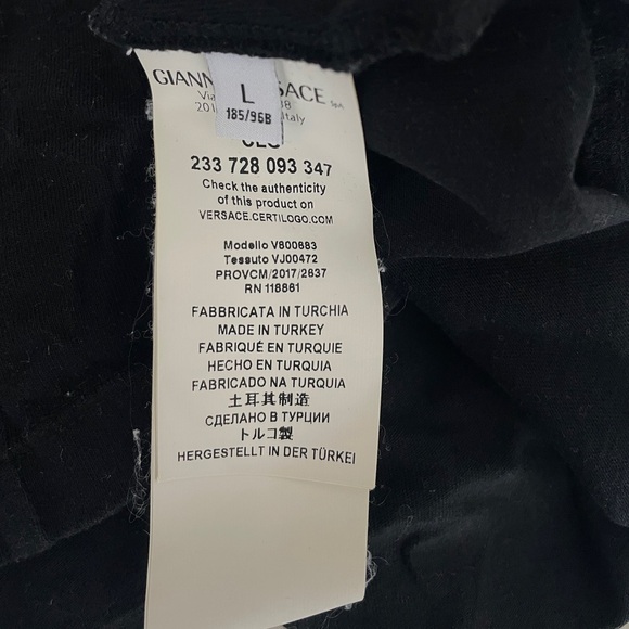 Men’s Versace T-Shirt (fits like a medium!) - Picture 3 of 3